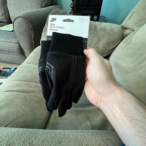 Mens nike tech fleece gloves size L/XL